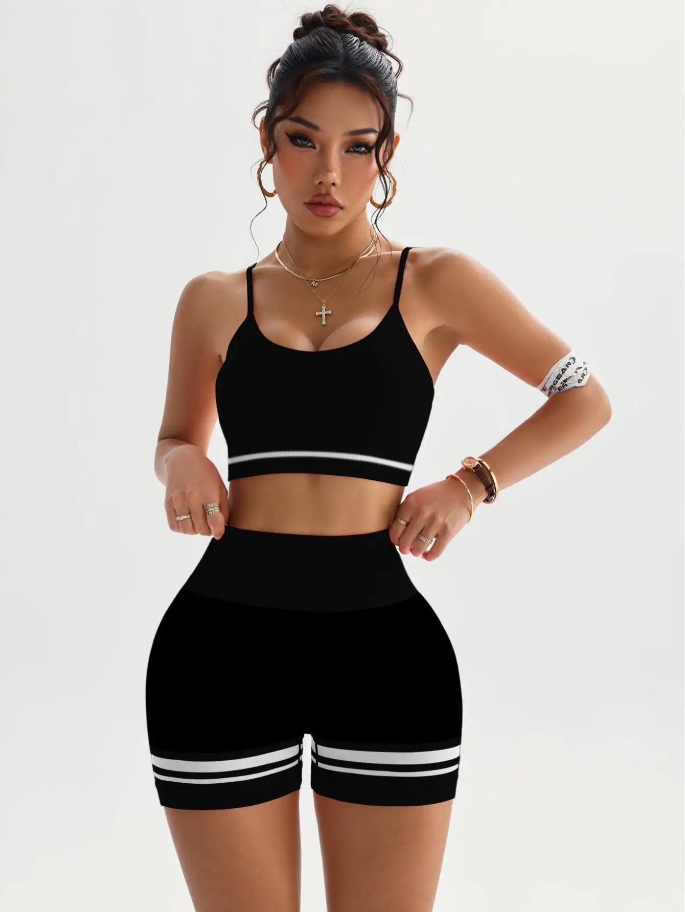 Women's 2-Piece Seamless Gym Set | Sports Bra & High-Waist Booty Shorts